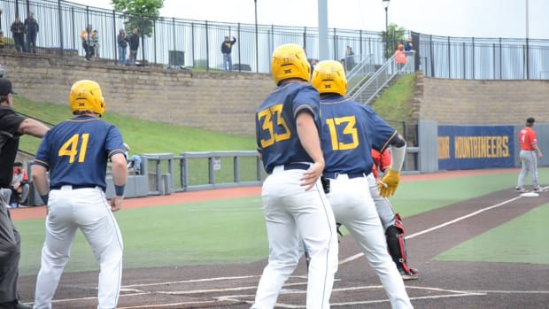 Wallace 3RBI double
